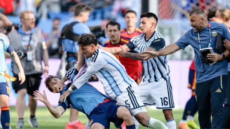 Los hechos violentos registrados al término del partido final, fueron ampliamente difundidos y cuestionados.