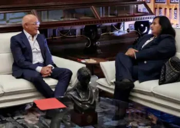 Dinorah Figuera y Jorge Rodríguez representan a la oposición y el oficialismo en las conversaciones.