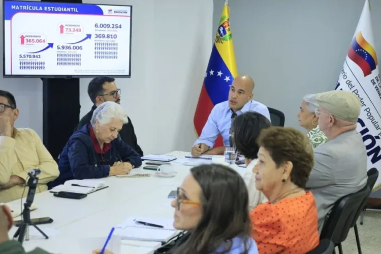 El ministro de Educación, Héctor Rodríguez, presentó un balance del año escolar 2025-2026.