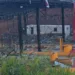 La detonación provocó graves daños en el peaje de Mondomo.
