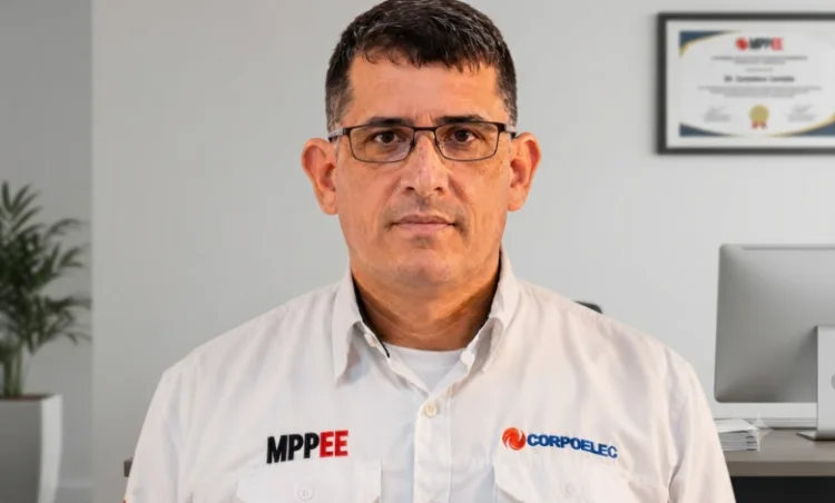 El ingeniero Juan Crisóstomo Fernández tiene 27 años trabajando en Corpoelec.