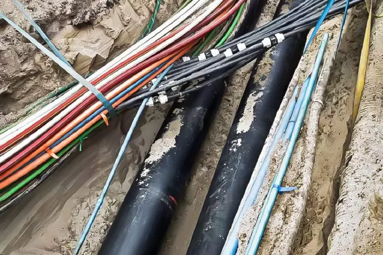 Los individuos sustraían cableado subterráneo eléctrico y luego lo vendían.