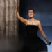 "Hay algo que puedo decirles en dos palabras: estoy bien. He aprendido a vivir con esta fragilidad", expresó la cantante visiblemente emocionada.