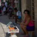 Los cubanos sufren cortes eléctricos frecuentes de hasta 30 horas.