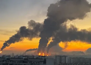 Los ataques ucranianos golpearon una refinería ubicada a las afueras de la capital rusa.