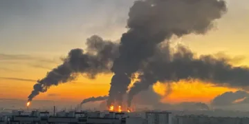 Los ataques ucranianos golpearon una refinería ubicada a las afueras de la capital rusa.
