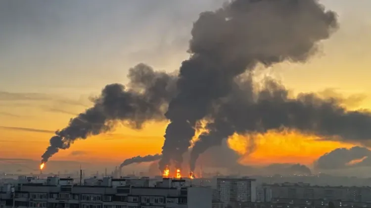 Los ataques ucranianos golpearon una refinería ubicada a las afueras de la capital rusa.