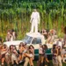 El show consistió consistió en una celebración masiva de la cultura puertorriqueña y la identidad latinoamericana.