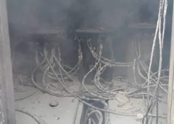 La mañana de este domingo explotó el transformador colocado por Corpoelec ayer sábado.