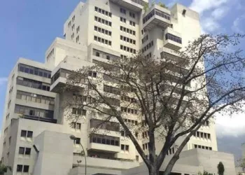 Las oficinas del Consulado General de República Dominicana operarán en el Multicentro Empresarial del Este, torre Libertador, núcleo A, piso 17.