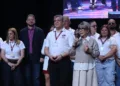 La Dra. Jessy Divo de Romero, en su discurso, inspiró a los jóvenes a asumir esta nueva etapa con compromiso y esperanza.