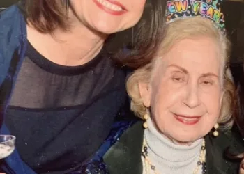 La señora Gladys González de Rojas, madre de Charito Rojas, falleció a los 96 años de edad.