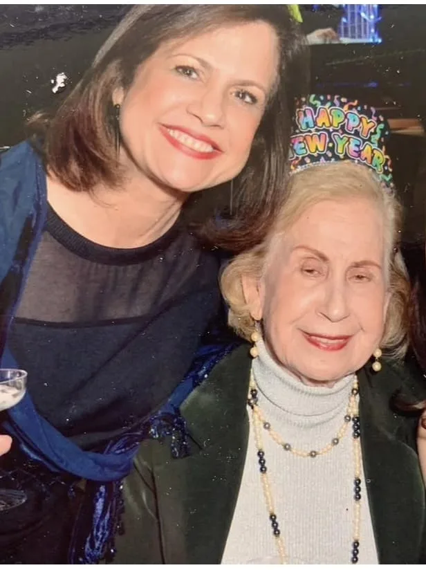 La señora Gladys González de Rojas, madre de Charito Rojas, falleció a los 96 años de edad.