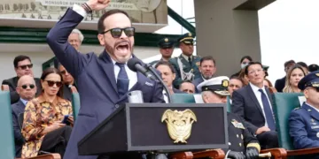 El presidente de Colombia, Abelardo de la Espriella, lanzó una severa advertecia a los funcionarios corruptos.