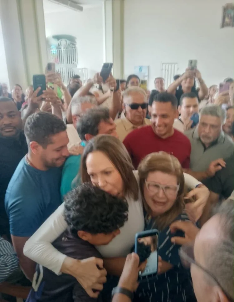 La primera aparición de María Corina Machado fue en el santuario de La Divina Pastora, en Barquisimeto.