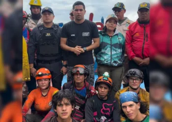 Los funcionarios realizaron aproximadamente 16 horas continuas de labores de rastreo.